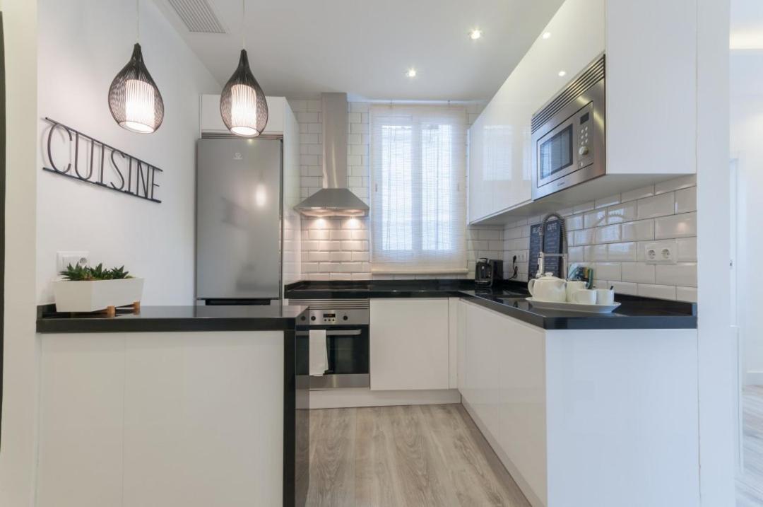 2 Bedrooms 1 Bathroom Furnished - Lavapies - Modern Stylish Madrid